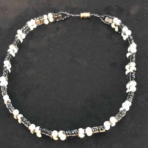 VTG Handmade Mother Of Pearl / Brazilian Hematite / Silver Screw Clasp Necklace. - Picture 7 of 13